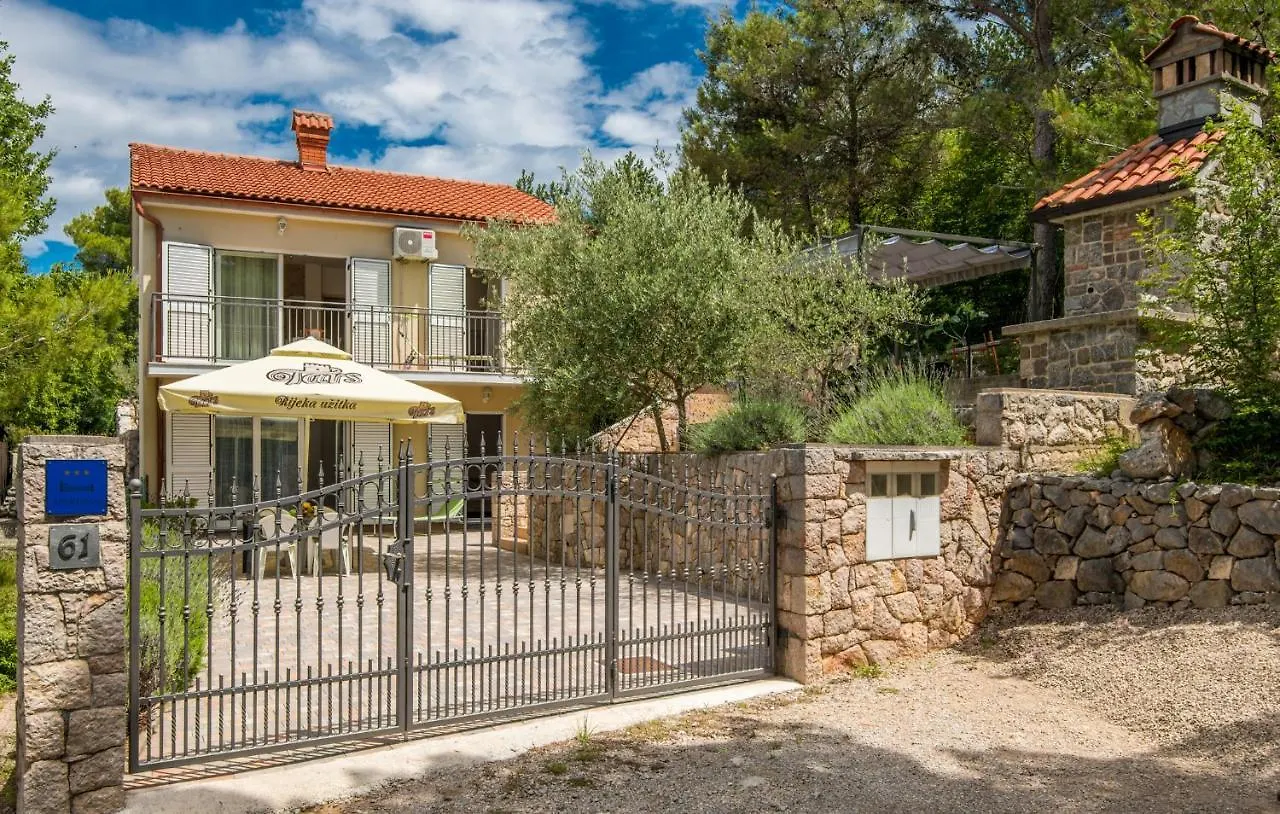 Apartments Miokovic Soline